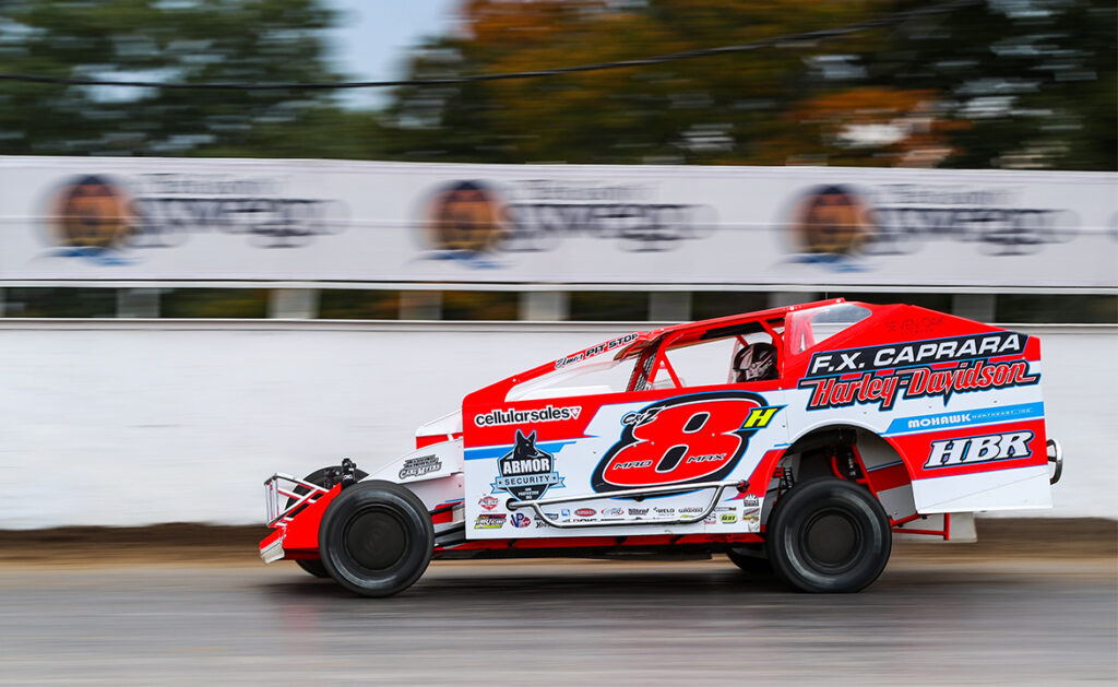 Max McLaughlin at Super DIRT Week